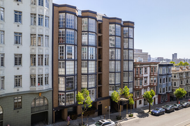 The Courtyard in San Francisco, CA - Building Photo - Building Photo