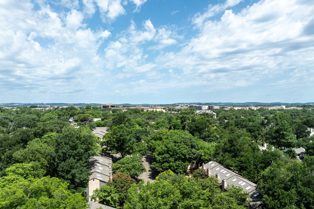 Timbers Condominiums in Austin, TX - Building Photo