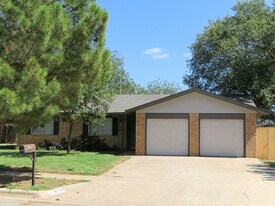 8309 Hartford Ave in Lubbock, TX - Building Photo
