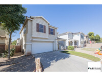 1440 S Longspur Ln in Gilbert, AZ - Building Photo - Building Photo