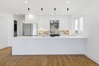 550 E Harrison St in Long Beach, NY - Building Photo - Building Photo