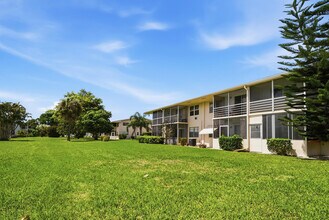 142 Norwich F in West Palm Beach, FL - Building Photo - Building Photo