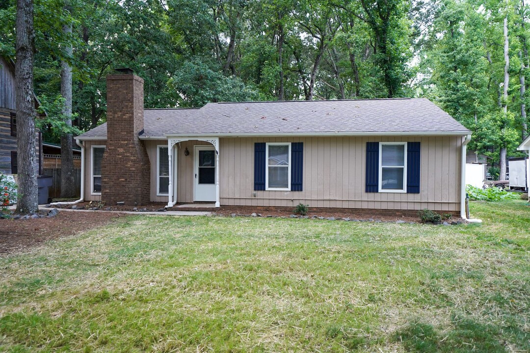 5115 Walnut Grove Ln in Charlotte, NC - Building Photo