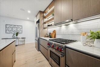 610 Davis St in Austin, TX - Building Photo - Building Photo