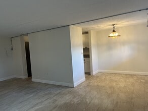126 Triangle St in Danbury, CT - Building Photo - Building Photo