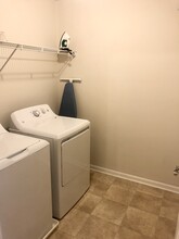 7002 Drury Dr in Louisville, KY - Building Photo - Building Photo