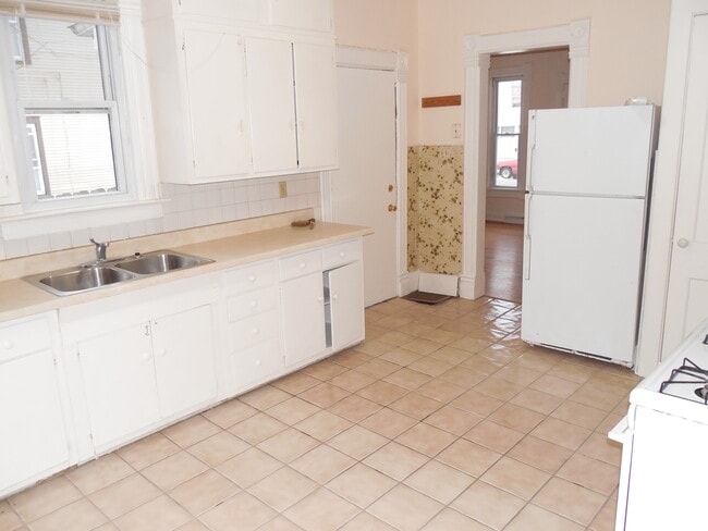 1407 7th Ave, Unit 1 down in Rockford, IL - Building Photo - Building Photo