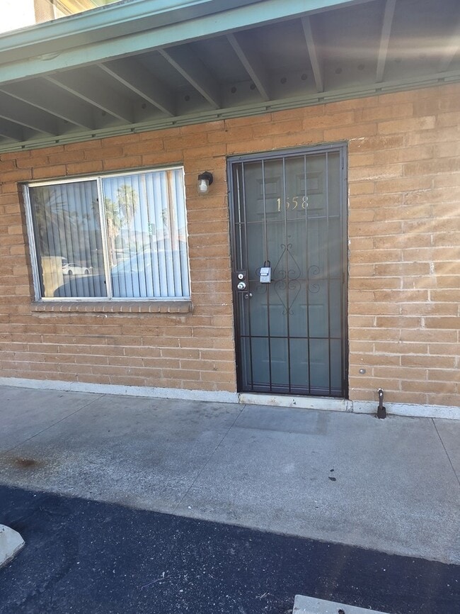 property at 1558 N Craycroft Rd