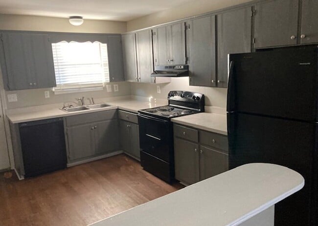 1164 Meadowview Dr in Gallatin, TN - Building Photo - Building Photo