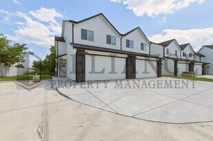7514 E 36th St N in Wichita, KS - Building Photo
