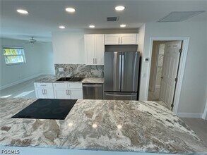 3502 SE 22nd Pl in Cape Coral, FL - Building Photo - Building Photo