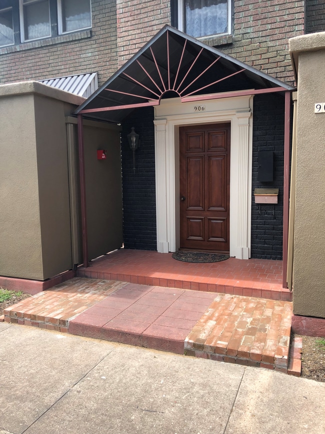 906 Oakley St, Unit farrar