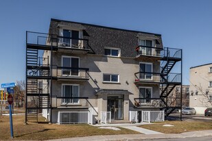 421 Copernic Av in Laval, QC - Building Photo