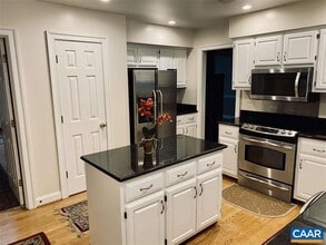 2084 Linlier Ct in Charlottesville, VA - Building Photo - Building Photo