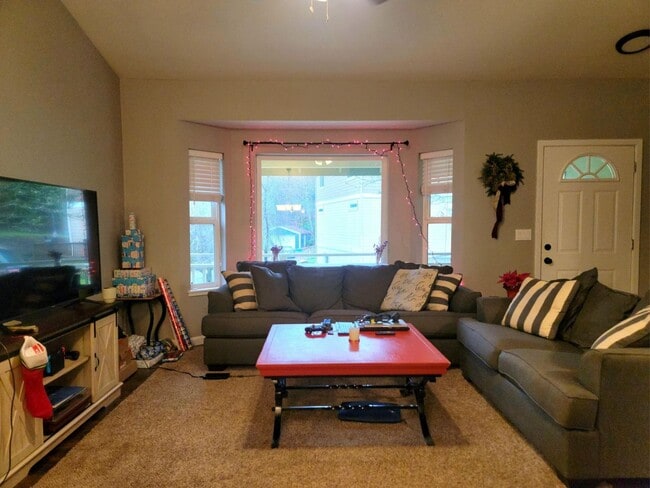 22383 Miller Bay Rd NE in Poulsbo, WA - Building Photo - Building Photo