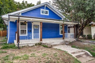3423 S Harwood St in Dallas, TX - Building Photo