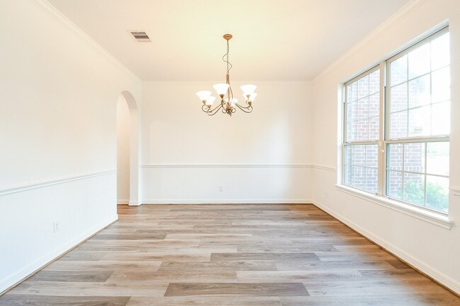 property at 1215 Redstone Glen Ln
