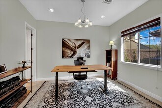 2805 Molinard Ct in Henderson, NV - Foto de edificio - Building Photo