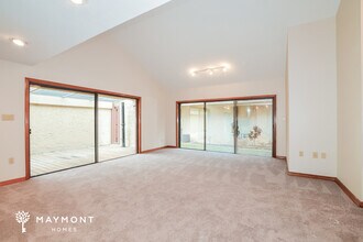 25 Casarena Ct in Winter Haven, FL - Foto de edificio - Building Photo