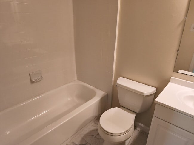 2209 McLean Park Rd in Falls Church, VA - Building Photo - Building Photo