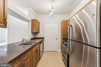 12941 Centre Park Cir in Herndon, VA - Building Photo - Building Photo