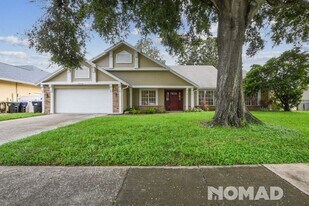 8014 Winpine Ct in Orlando, FL - Building Photo
