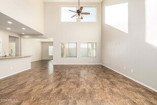 10809 W Saddlehorn Rd, Unit 3R in Peoria, AZ - Building Photo