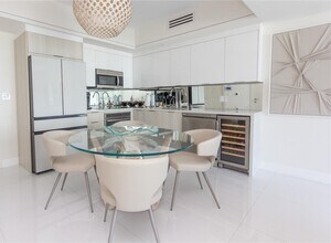 92 SW 3rd St, Unit 1711 in Miami, FL - Building Photo - Building Photo