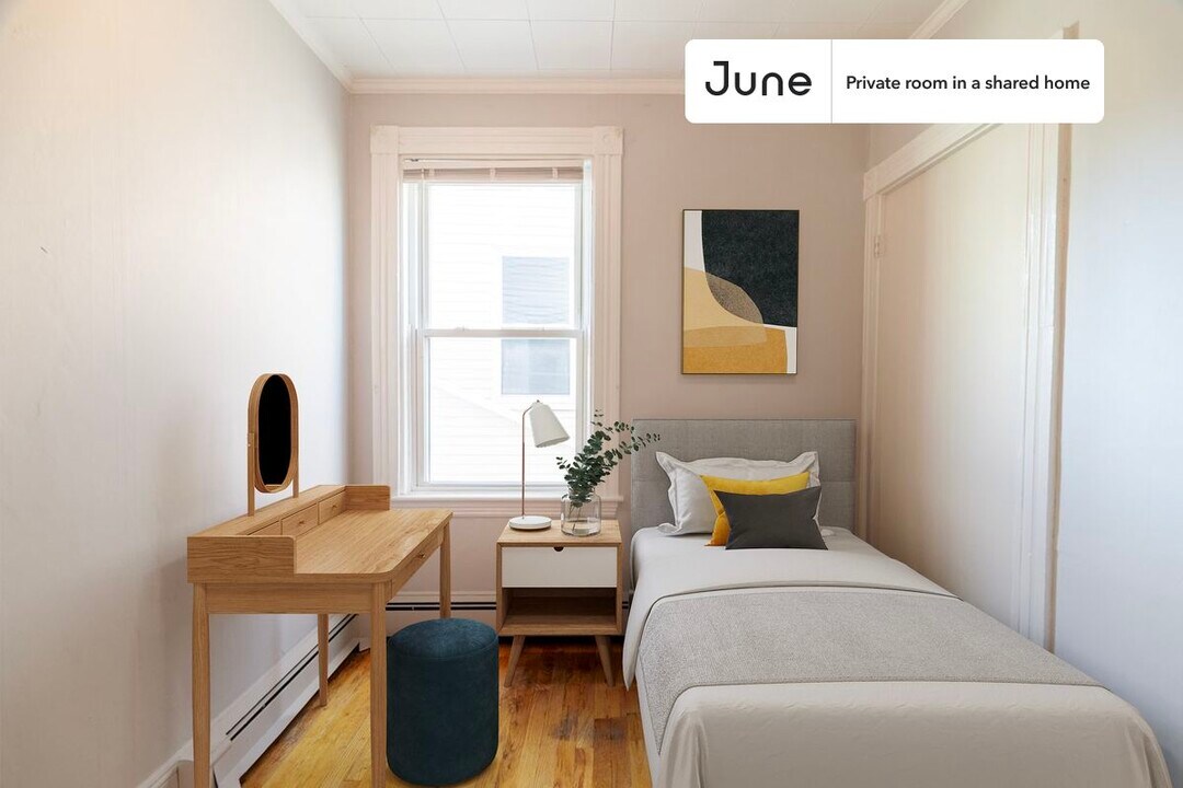 Private bedroom in 3 bed/1 bath Home in Boston, MA - Building Photo