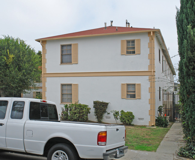 2022 S Holt Ave in Los Angeles, CA - Building Photo - Building Photo