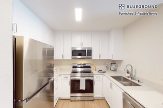 10024 Paseo Montril in San Diego, CA - Building Photo - Building Photo