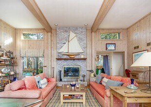 11 Ingall's Rd in East Hampton, NY - Building Photo - Building Photo