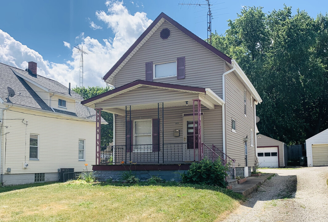 3034 13th St NW in Canton, OH - Building Photo