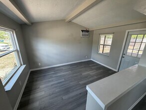 510 Stillwater Ave in Spring Hill, FL - Building Photo - Building Photo