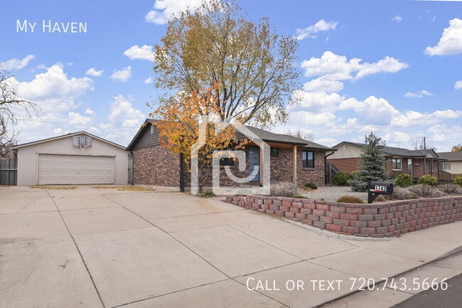 1742 W 56th Ave in Denver, CO - Building Photo - Building Photo