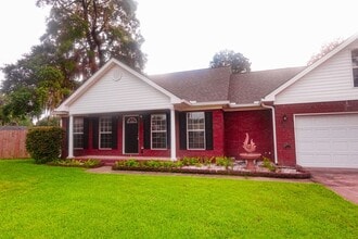 89 Ashley Ct in Richmond Hill, GA - Building Photo - Building Photo