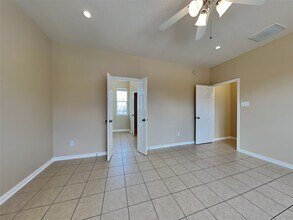 15606 Mossy Park in Cypress, TX - Foto de edificio - Building Photo