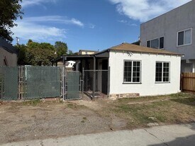 1857 Stanley Ave, Unit 1857 Stanly Ave #B in Signal Hill, CA - Building Photo