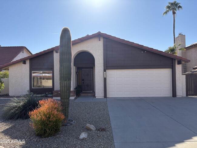 1809 E Crocus Dr in Phoenix, AZ - Building Photo - Building Photo