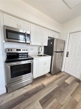 571 NE 67th St in Miami, FL - Building Photo - Building Photo