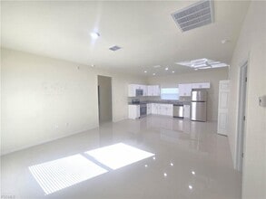 324 Mangonia Ave in Lehigh Acres, FL - Building Photo - Building Photo