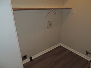 1018 Wood Creek Dr in Fayetteville, NC - Building Photo - Building Photo