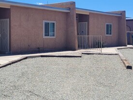 1319 Pacheco Ct, Unit b in Santa Fe, NM - Building Photo