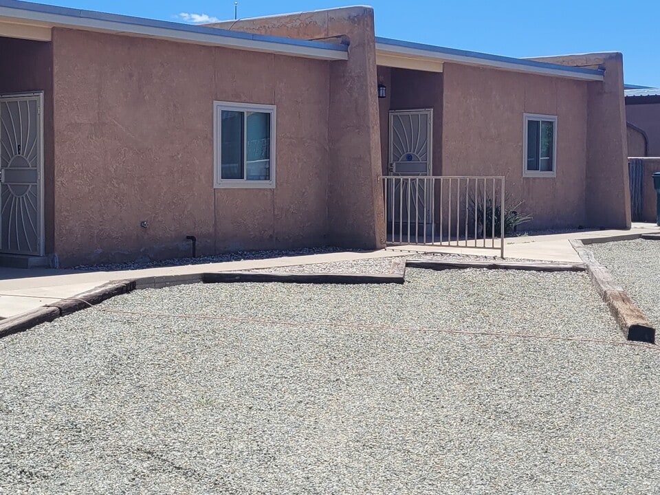 1319 Pacheco Ct, Unit b in Santa Fe, NM - Foto de edificio