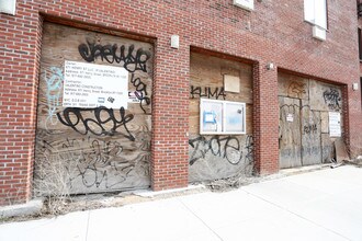 671 Henry St in Brooklyn, NY - Foto de edificio - Building Photo