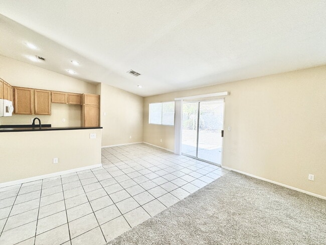 2024 Fountain Valley Way in North Las Vegas, NV - Building Photo - Building Photo