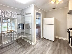 208 Florence Dr in Austin, TX - Building Photo