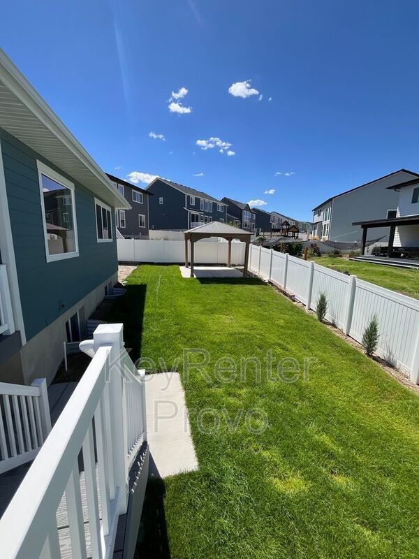 146 Thistle Dr in Saratoga Springs, UT - Building Photo - Building Photo