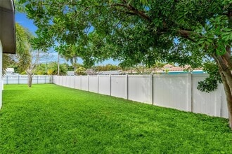 719 SW 25th Ave in Boynton Beach, FL - Building Photo - Building Photo