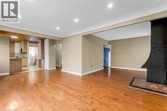 17 Marilyn St in Grimsby, ON - Building Photo - Building Photo